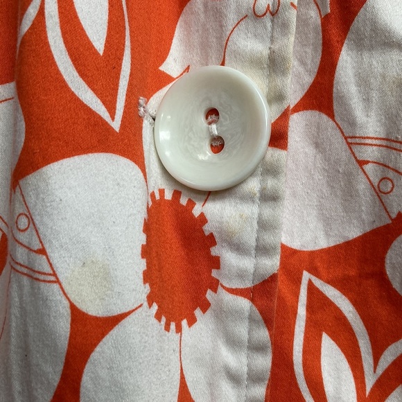 Mod Floral Patterned Spring Top - Picture 3 of 3